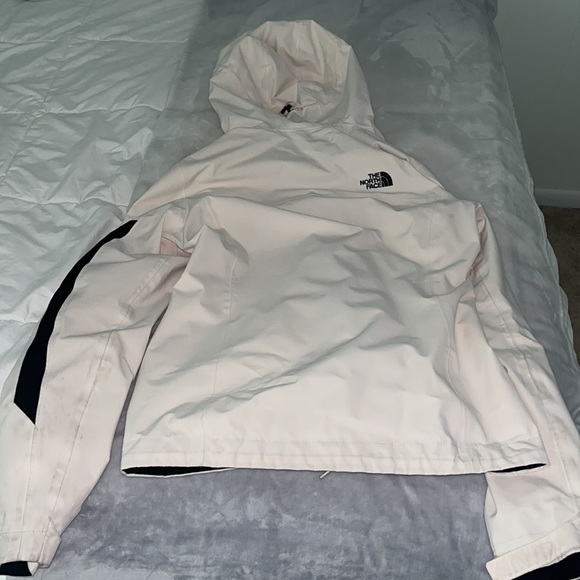 North face - Picture 3 of 3